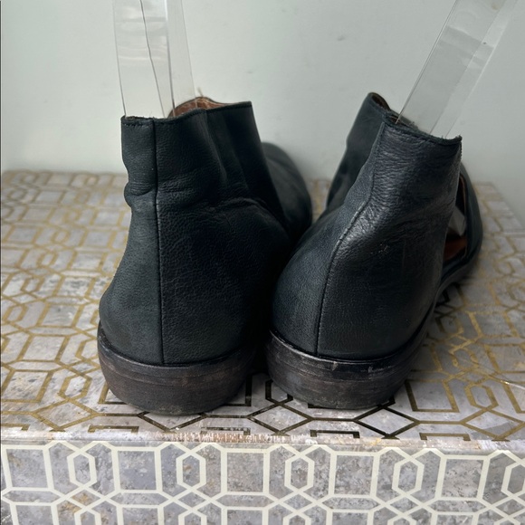 Free People Royale Black Leather Cut Out Flats Women's size 37/7 - Picture 5 of 7